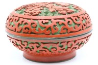 Auktion 364 / Los 15523 <br>Vintage chin. Rotlack Deckeldose, H-6cm, B-10cm