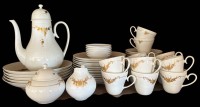 Auktion 364<br>Kaffeeservice "Rosenthal" Romanze in Gold für 12 Personen, aber nur 11 Tassen, 5 kleine Teller anbei, 43 Teile