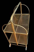 Auktion 364 / Los 14030 <br>klappbarer Jour-Wagen, Messing auf Rädern, Kunststoff-Platten