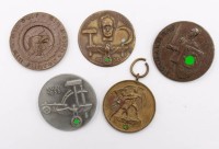 Auktion 364<br>5x Medaillen etc.,  Tag der Arbeit 1934 und 1936, Memelland 1939 Reichsparteitag 1934,Bronze Medaille - ein Volk, ein Reich...Reichskanzler A. Hitler 1933