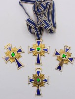 Auktion 364<br>4x Mutterkreuze, 1x am Band, 2x Emaille beschädigt