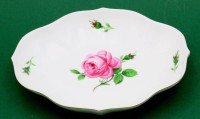 Auktion 364<br>ovale Schale "Meissen" Rote Rose, ca. 18x15 cm