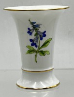 Auktion 364<br>kl. Trichtervase "Hoechst", H-10 cm
