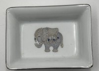 Auktion 364<br>kl. Schälchen mit Elefant, wohl Silber? mit Emaille "Chopard" Geneve, 8x6 cm