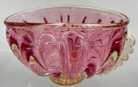 Auktion 364<br>gr. Murano  Schale auf Stand, signiert Murano ?, Spannungsrisse im Glas, Goldflitter, H-15 cm,  D-25 cm,