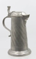Auktion 364<br>Zinn-Stitze, Engelsmarke, ca. H-25,5cm