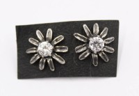 Auktion 364<br>Paar 925er Ohrstecker mit klarem Stein, floral gearbeitet, ca. D-1,5cm