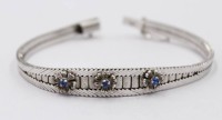 Auktion 364<br>800er Silber-Armband,  3 blaue Steine (Saphire?), ca. 23,6gr., L-20cm