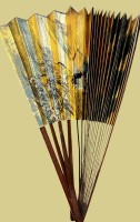 Auktion 364<br>grosser Wandfächer, bemalt, Halteschraube fehlt Mutter und verbogen, L-102 cm