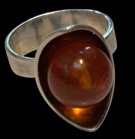 Auktion 364<br>Silberring mit Bernstein-Kugel, -925- "FF", RG 61, 7,1 gr