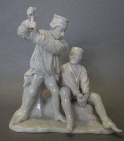 Auktion 364 / Los 8107 <br>Figurengruppe, zwei Bergmänner "Fürstenberg" weiss, Hammer fehlt, H-20 cm, B-19 cm