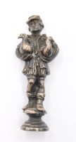 Auktion 364<br>figürliche Petschaft, 19. Jhd., Gänsehirte, wohl Bronze, H-9,5cm