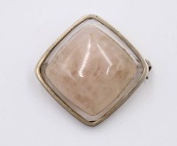 Auktion 365 / Los 1007 <br>Rosenquarz-Brosche, 835er Silberfassung, zus. ca. 15gr., ca. 3 x 3cm