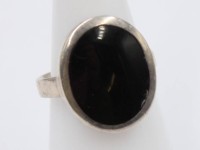 Auktion 365 / Los 1039 <br>925er Silber-Ring mit Onyx, 4,3gr., RG 55