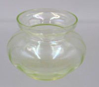 Auktion 365 / Los 10003 <br>kl. V&auml;schen, Uranglas, &auml;lter, ca. H-5,8cm