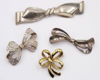 Auktion 365<br>4 div. Silberbroschen in Schleifenform 