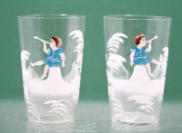 Auktion 365<br>Paar Gläser, Emaillemalerei, musizierende Kinder, älter, je ca. H-11cm