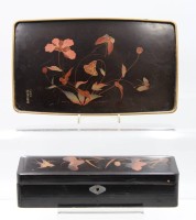 Auktion 365<br>Handschuhkasten und Tablett, Japan-Lack, älter, Tablett ca. 32,5 x 19cm Kasten H-6,5cm B-28,5cm