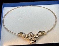 Auktion 365<br>Pierre Lang Halsband mit gr. Anhänger, goldfarben, klare Steine, neuwertig in Ovp