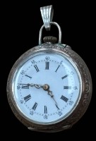 Auktion 365<br>Umhängeuhr in Silbergehäuse-800-, guter Zustand, Werk läuft, D-3 cm
