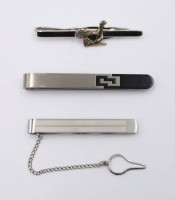 Auktion 365<br>3x div. Kravattennadeln, 1x Silber (8,7gr.), ca. L-7cm