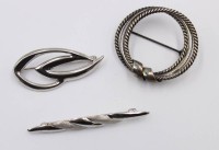 Auktion 365<br>3x div. Silber-Broschen, zus. 15,7gr., ca. L-5,5cm