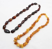 Auktion 365<br>2x div. Bernsteinketten, zus. ca. 88,5gr., L-45/46cm