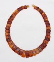 Auktion 365<br>Bernstein-Collier, älter, 25,8gr., ca. L-44cm