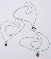 Auktion 365<br>3x Silberketten mit div. Anhängern, zus. ca. 10gr., L-42cm