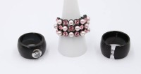 Auktion 365<br>3x Modeschmuck-Ringe mit Steinbesatz, 2x Edelstahl, ca. RG 55 bis 60