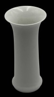 Auktion 365 / Los 8053 <br>hohe Vase "Kaiser" weiss, 0H-24 cm, D-11 cm