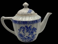 Auktion 365<br>gr. Teekanne "G.H.O." China blau, H-20 cm, T-28 cm