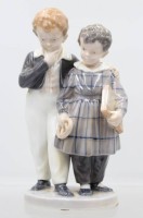 Auktion 365<br>Figurengruppe, Flucht nach Amerika, Royal Copenhagen, Anfang 20. Jhd.,  Entw. Christian Thomsen, Unterglasurfarben, ca. H-20,5cm