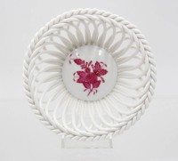 Auktion 365<br>Korbschale, Herend, Aponyi purpur, ca. H-4,8cm D-13,2cm