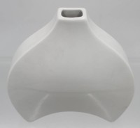 Auktion 365<br>Eine Brückenvase von KPM  entw. K. Quillmann 