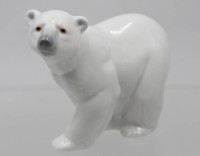 Auktion 365<br>Eisbär, Lladro Spain, leicht farbig staffiert, ca. H-10cm L-12,5cm