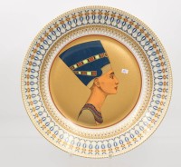 Auktion 365<br>gr. Zierteller, Kaiser, Nofretete, ca. D-32cm