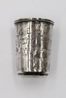 Auktion 365<br>kl. russischer Becher, Silber -84-, mit kyrill. Widmungsgravur von 1914, 12,6gr., H-4cm