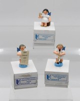 Auktion 365<br>3x div. Erzgebirge-Engel, Fa. Uhlig Seiffen, orig. Kartons, ca. H-5,5cm