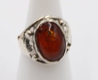 Auktion 365<br>Ring mit Bernstein, Georg Kramer, 835er Silber, RG 50/51, 3,6 gr.