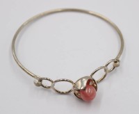 Auktion 365<br>Armreif mit Rosenquarz, 835er Silber, 8,5 gr.