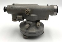 Auktion 370<br>Otto Fennel S&ouml;hne Kassel, Nivellierinstrument, mit Drehscheibe, H-15 cm, L-24 cm