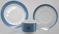 Auktion 365 / Los 8151 <br>Reederei-Kaffeegedeck des NDL von "Rosenthal", blau/weiss mit goldenem Logo