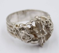 Auktion 365<br>Moderner Ring  gemarkt JUHLS aus  925er Silber,
