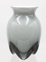 Auktion 365<br>Kunstglasvase, wohl Lin Utzon Dänemark, ca. H-18cm