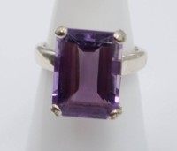 Auktion 365<br>Ring mit Amethyst, 925er Silber, RG 57, 7,6 gr.
