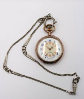 Auktion 365<br>Taschenuhr um 1920, Silbergehäuse, Kronenaufzug, Werk läuft, Rückendeckel lose, an Kette, ca. H-4,8cm