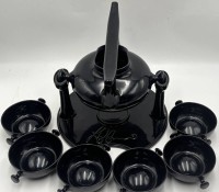 Auktion 365 / Los 9026 <br>Teeservice "Zen" von Colani, Stövchen mit Teekanne, 6 Teetassen