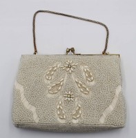 Auktion 365 / Los 13017 <br>kl. Abendtasche, Perlstickerei, 50/60er Jahre, 11 x 17cm