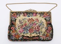 Auktion 365<br>Gobelin-Handtasche, älter, Tragespuren, 15,5 x 20,5cm